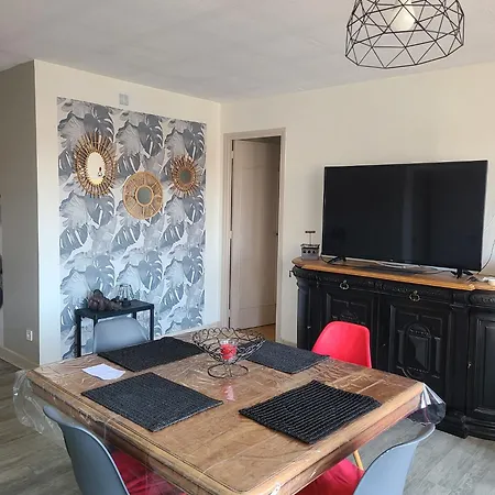 Appartement Grand Vue Sur La Cité ! *